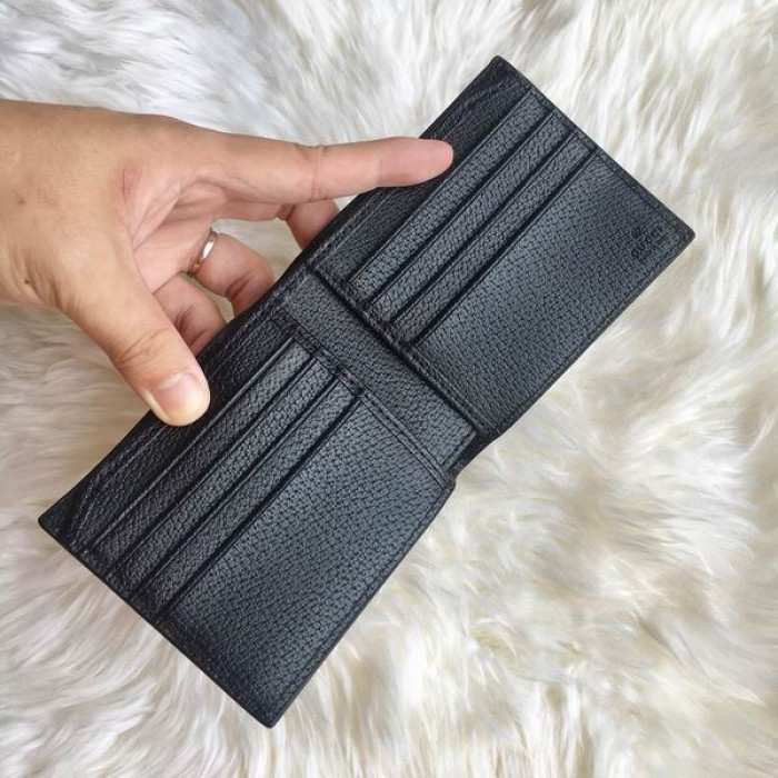 G*u*i wallet 523664 11*9