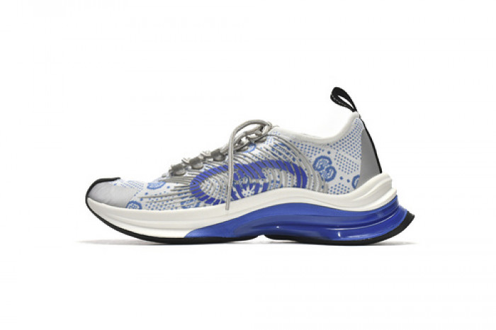 G*u*i run sneakers white blue