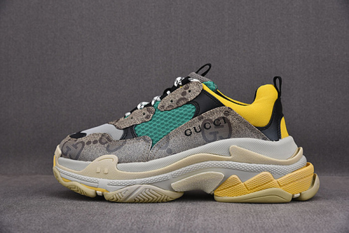 G*u*i*blcg triple s sneaker 681067 umo20 9766